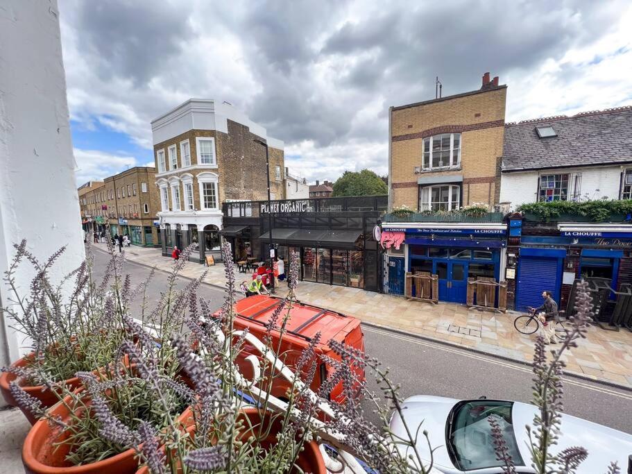 Bijou Flat On Broadway Market London Exterior photo