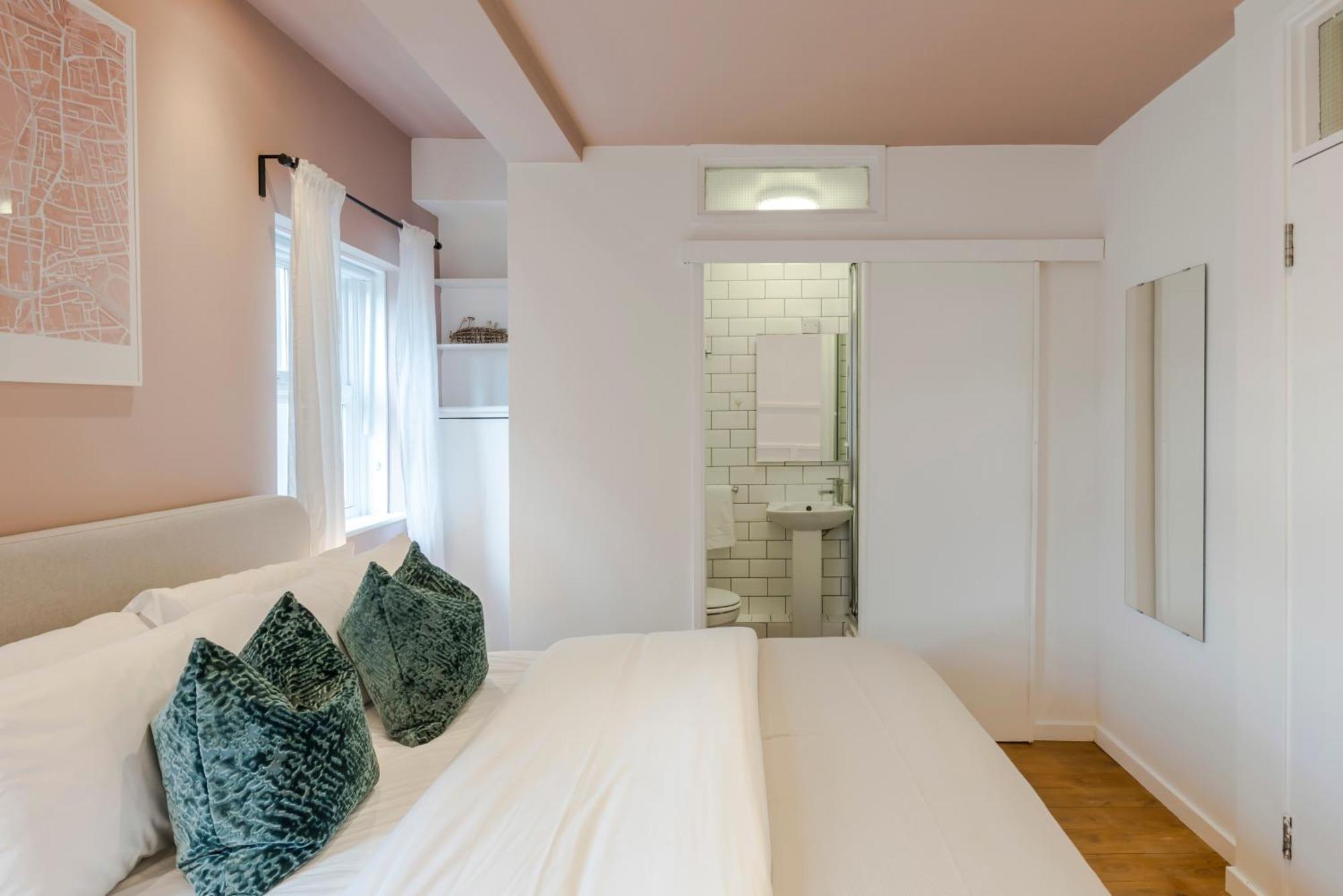 Bijou Flat On Broadway Market London Exterior photo